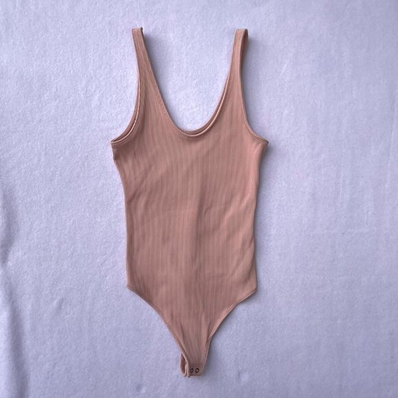 Abercrombie and Fitch Soft A&F Collection Pink Ribbed Thong Bodysuit Size XS - Picture 1 of 8